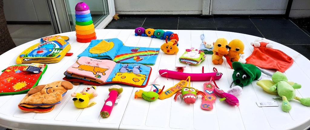 Baby-peuter knuffels stoffen boekjes stapeltoren Fisher Pric, Kinderen en Baby's, Speelgoed | Fisher-Price, Ophalen of Verzenden