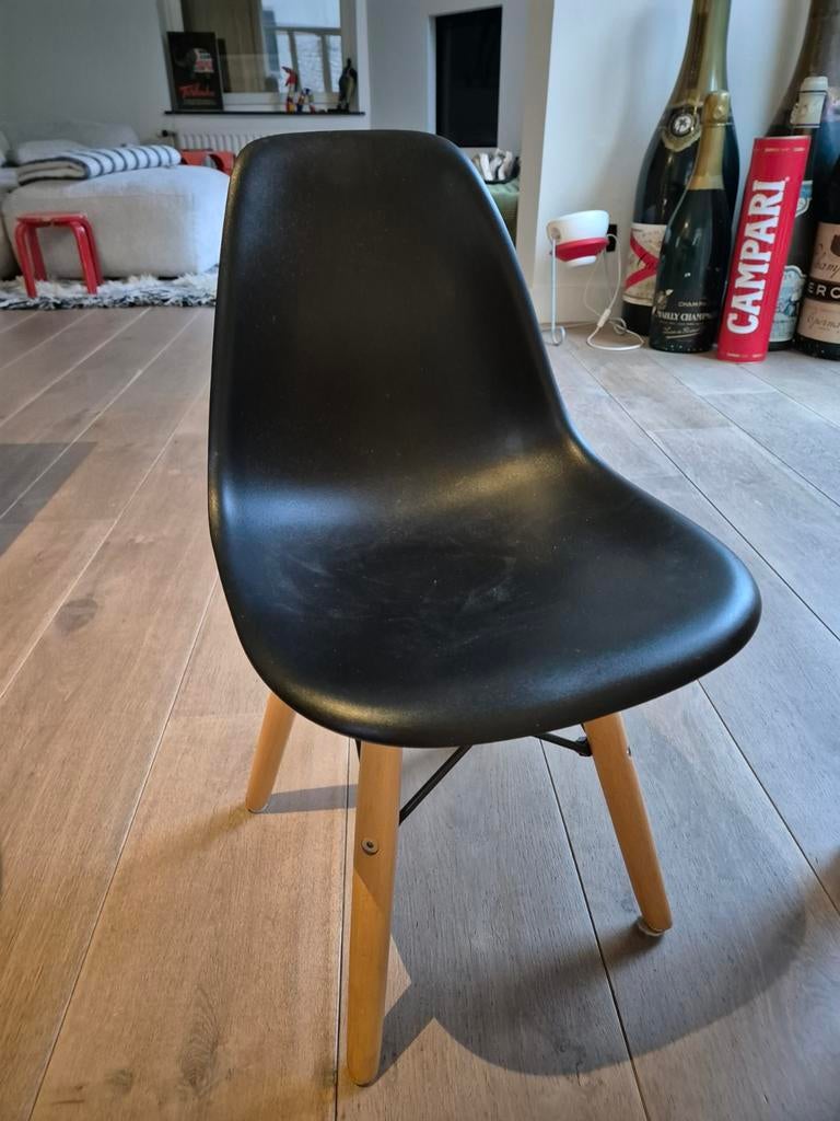 Eames kinderstoeltje zwart, Ophalen