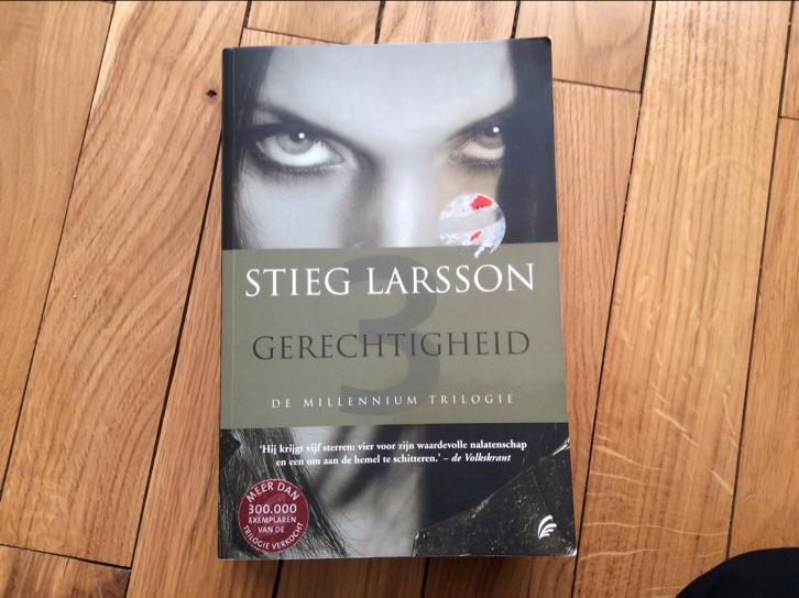 “Gerechtigheid” van Stieg Larsson - De millennium triologie, Ophalen, Zo goed als nieuw