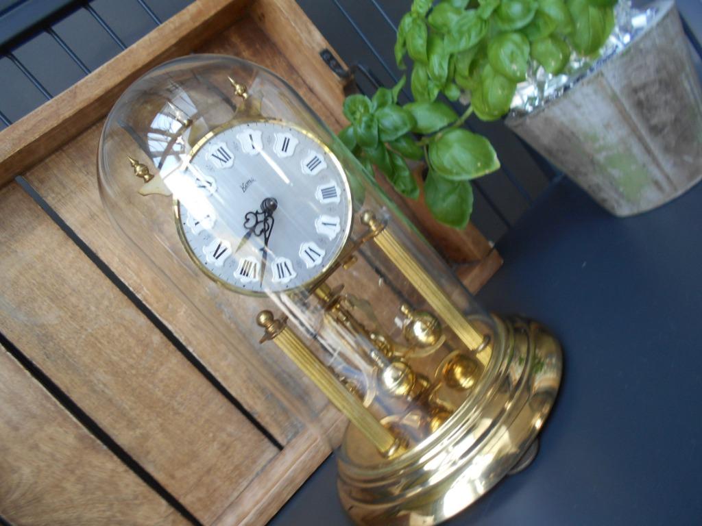 HORLOGE  365jours  ancienne.....globe en verre  26cm, Enlèvement, Utilisé, Autres types
