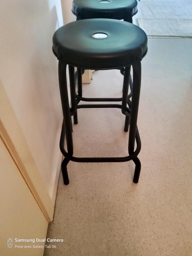 Tabouret noir métal solide Ikea, 2 tabourets, Enlèvement, Comme neuf, Métal
