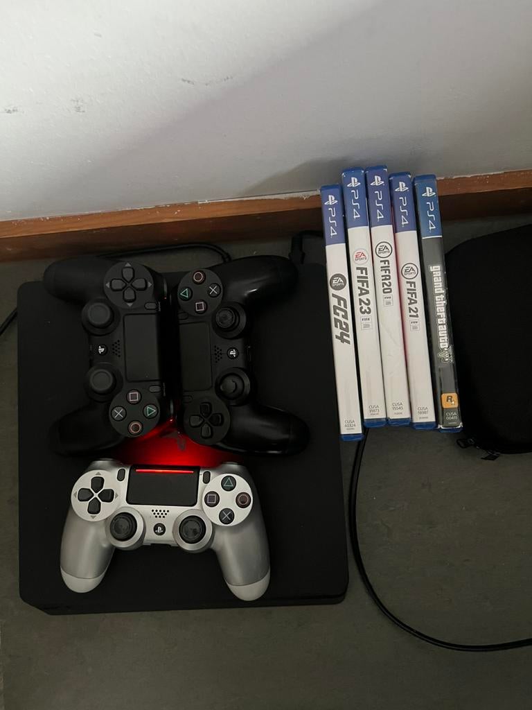 PS4 slim in perfecte staat+tv, Games en Spelcomputers, Spelcomputers | Sony PlayStation 4, Zo goed als nieuw, Slim, 500 GB, Met 3 controllers of meer