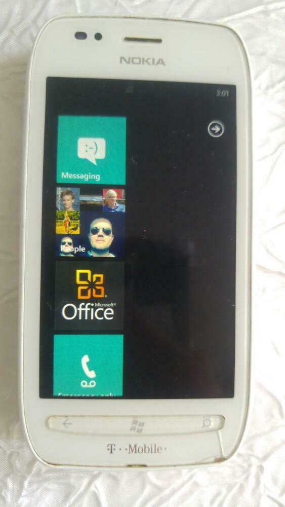 Nokia 710 Windows 7.5  mango avec chargeur Corea, Ophalen of Verzenden, Gebruikt, Nokia