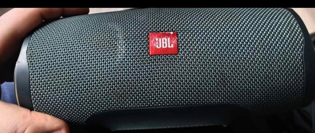 grijze jbl box in goede staat ( gebruikt), Ophalen, Gebruikt, JBL, 60 tot 120 watt
