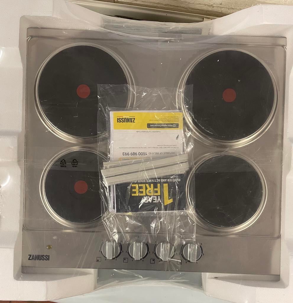 Taque électrique ZANUSSI, Ophalen, Tussenbouw, Nieuw, 4 kookzones