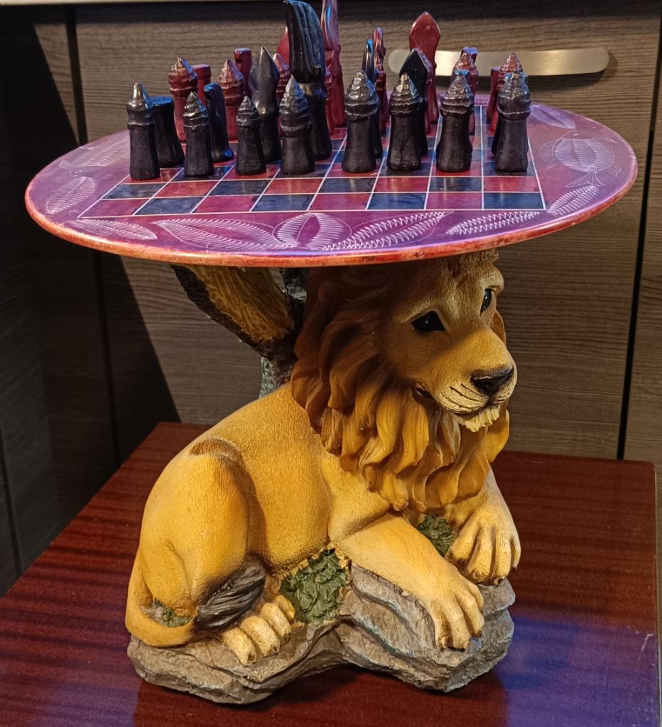 Stenen schaakbord met stenen schaakstukken te koop., Hobby en Vrije tijd, Gezelschapsspellen | Bordspellen, Een of twee spelers