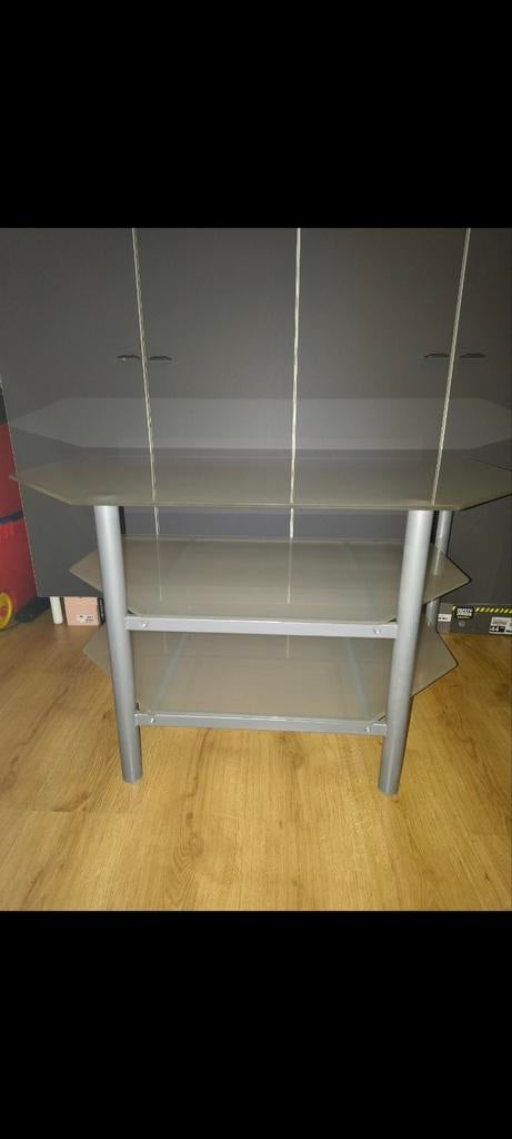 Table TV de qualité en verre trempé
Largeur 100cm.
Profondeu, Enlèvement, Utilisé
