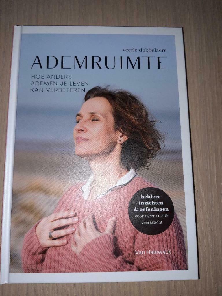 Ademruimte - Veerle Dobbelaere, Boeken, Ophalen of Verzenden, Nieuw
