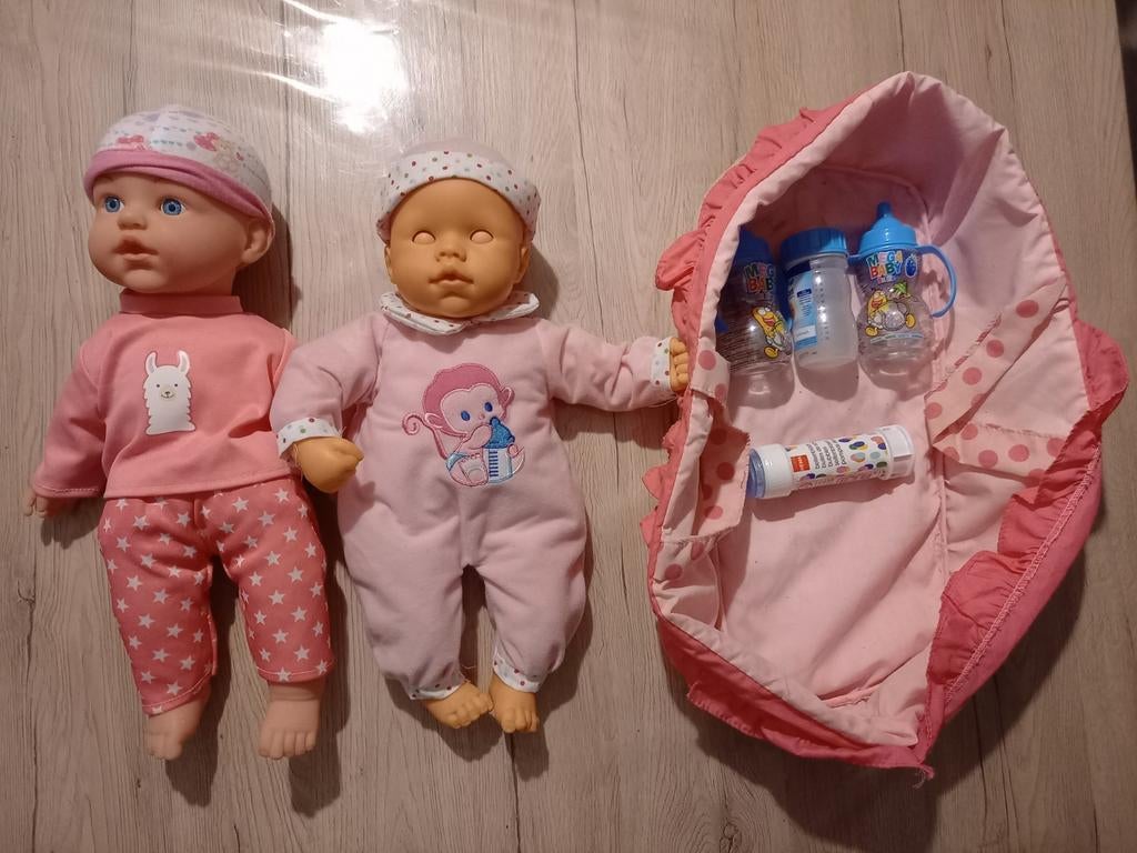 Set van poppen en wiegje, Ophalen, Zo goed als nieuw, Babypop