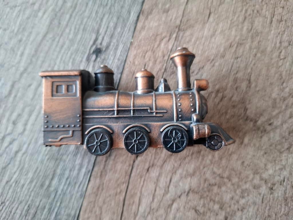 Locomotive : taille-crayons, Envoi, Comme neuf