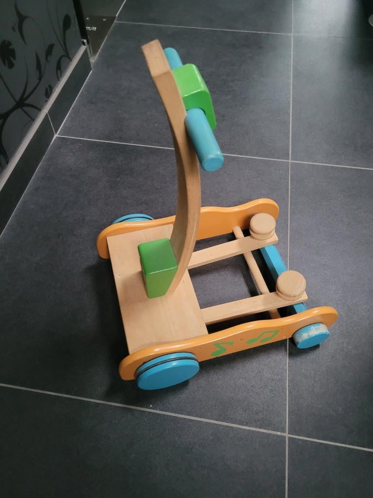 Houten loopwagentje, Enlèvement, Utilisé