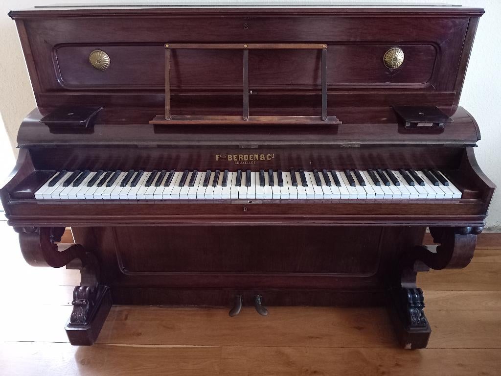 piano droit Berden : à donner car n'est pas accordable, Musique & Instruments, Pianos, Enlèvement, Utilisé, Brun, Piano