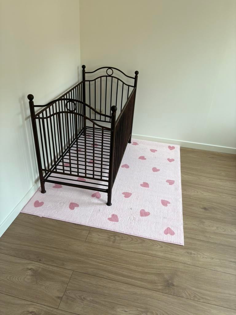 Antiek gietijzeren kinderbedje, Enlèvement, Utilisé, Moins de 140 cm