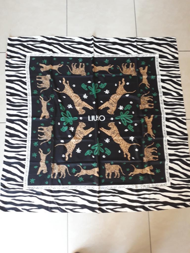Foulard LIU JO, Enlèvement ou Envoi, Comme neuf