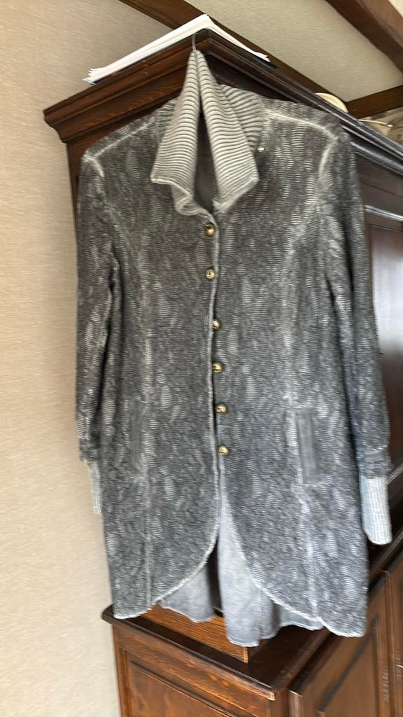 Grijze kanten jas/gilet  Italiaans xl, Kleding | Dames, Ophalen of Verzenden, Zo goed als nieuw