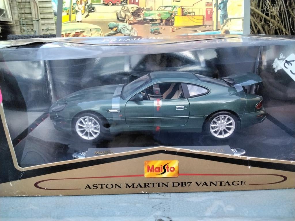 Aston Martin van maisto, Ophalen of Verzenden, Maisto