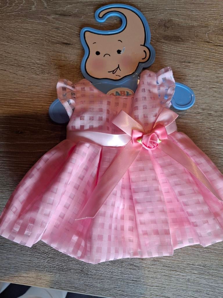 Verschillende nieuwe kleding voor baby born poppen nu 5€
Pas, Kinderen en Baby's, Speelgoed | Poppen, Ophalen, Nieuw