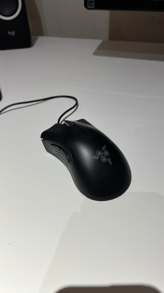 Razer Deathadder Essential, Souris, Enlèvement ou Envoi, Utilisé, Droitier