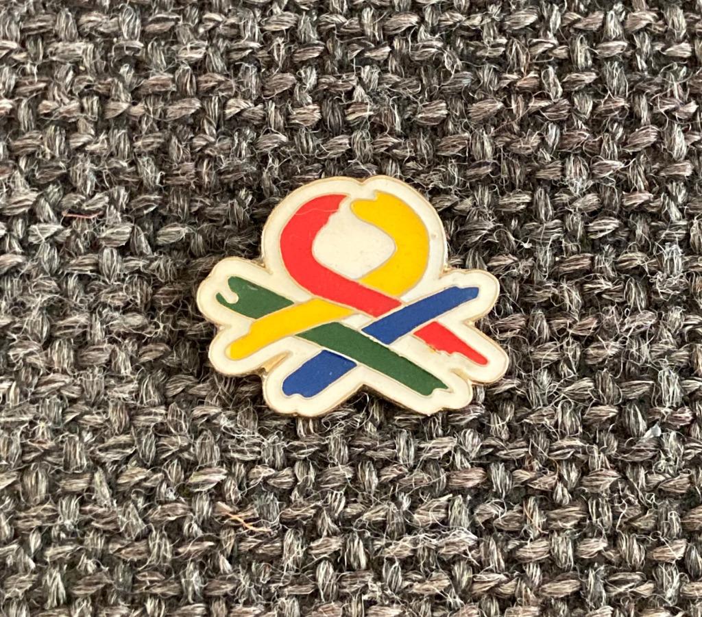 PIN - UNITED COLORS OF BENETTON, Verzamelen, Verzenden, Gebruikt, Merk, Speldje of Pin