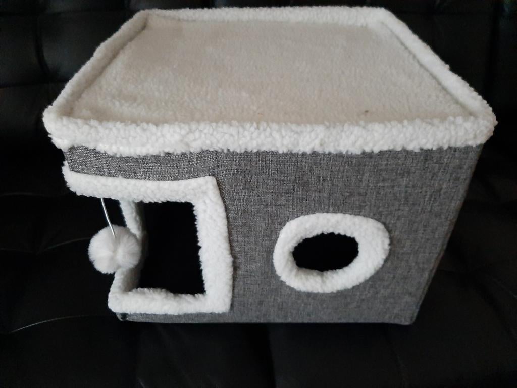 Griffoir pour chat avec lit de couchage, couleur grise, état, Envoi, Comme neuf, Griffoir