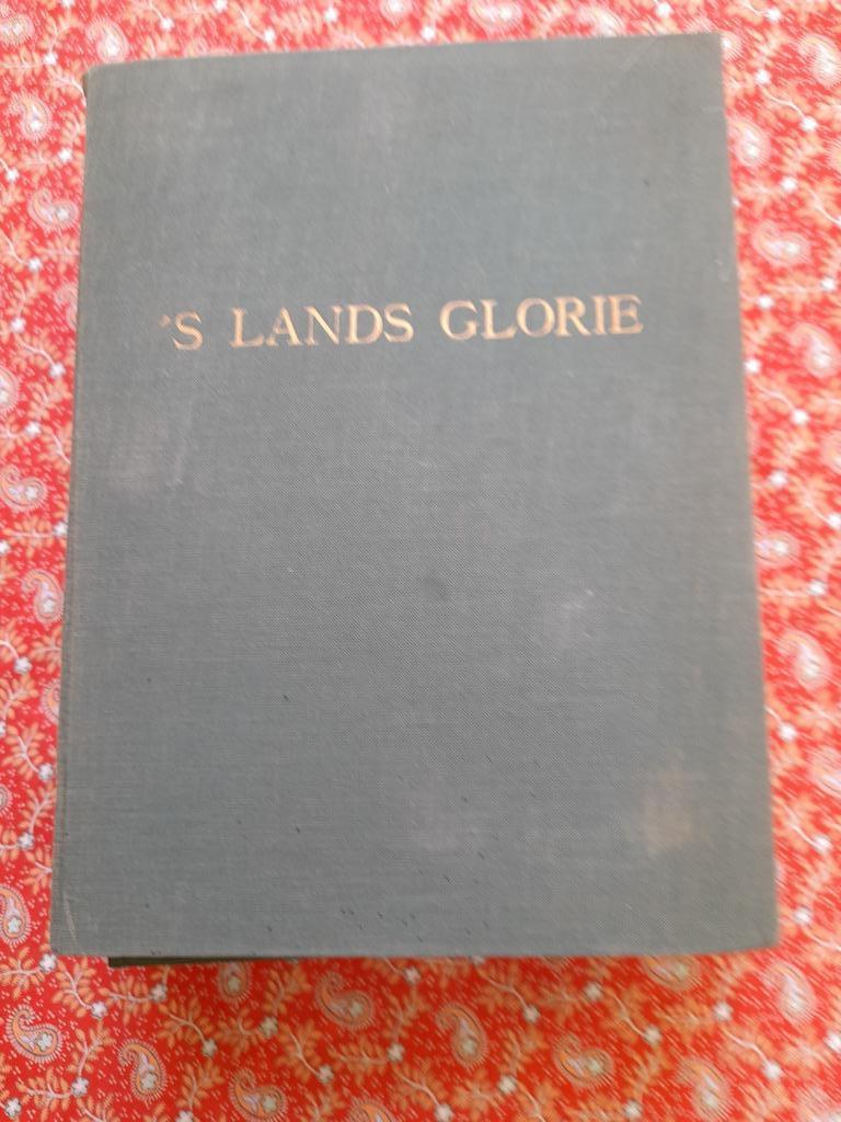 Lands Glorie, Ophalen, Gelezen