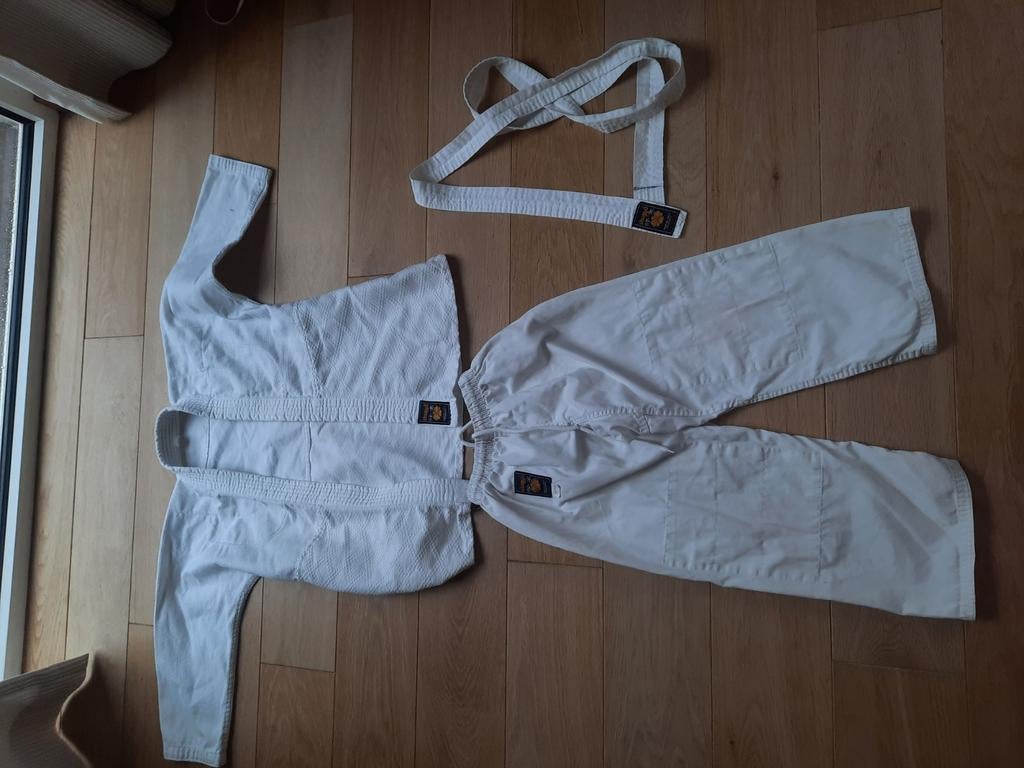 Volledige judo outfit, Zo goed als nieuw, Judo