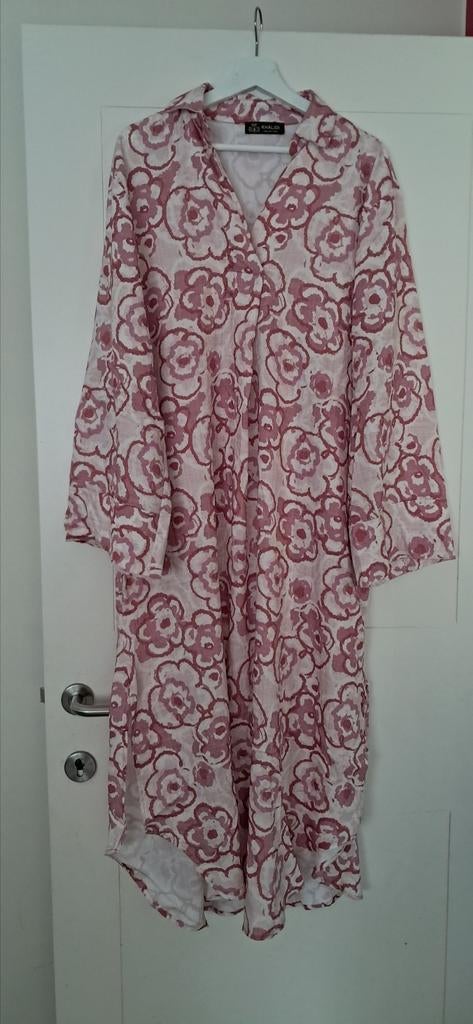 Mooi wijd lang kleedje maat XL, wit met roze bloemenmotief., Kleding | Dames, Ophalen of Verzenden, Zo goed als nieuw, Maat 46/48 (XL) of groter