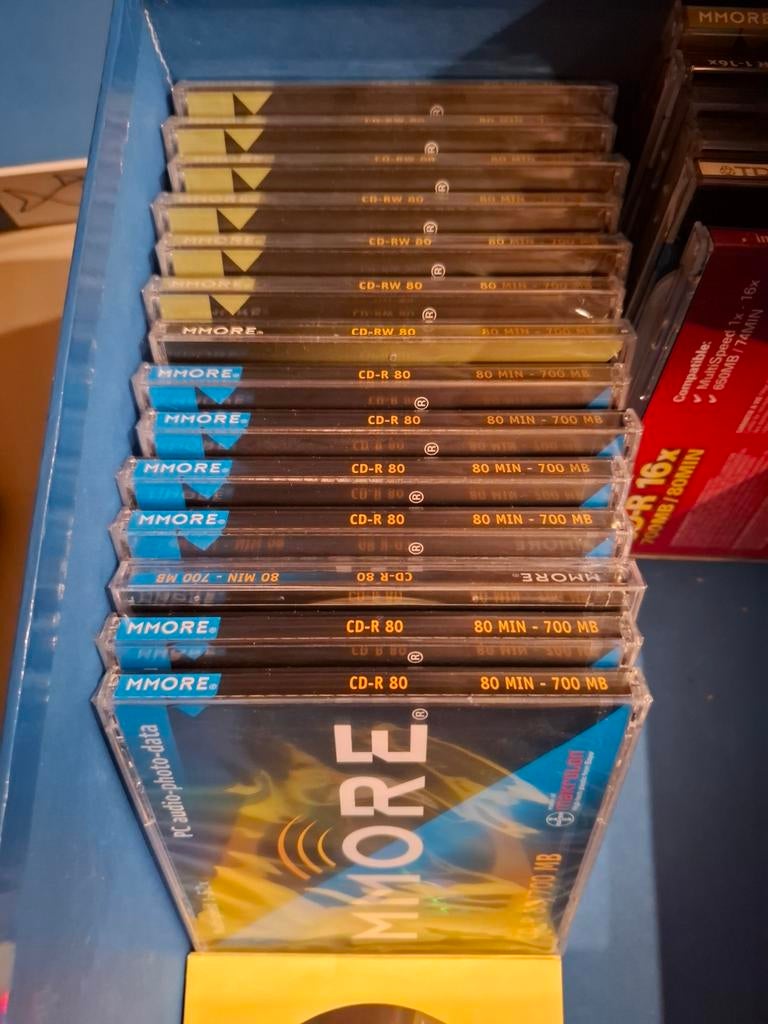 Lege CD en kaftjes + cd houder., Ophalen