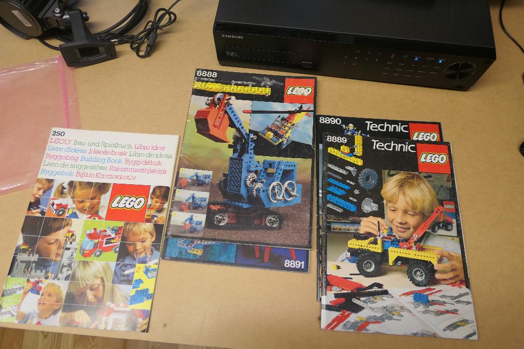 LOT Lego boek idea : 250 8889 8890 8891, Ophalen of Verzenden, Zo goed als nieuw, Complete set, Lego