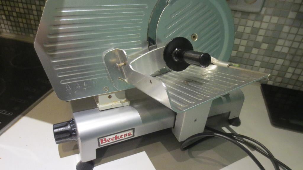vlees snijmachine van Beckers, Enlèvement