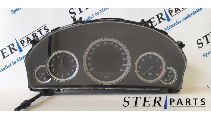 Compteur kilométrique KM d'un Mercedes E-Klasse, 3 mois de garantie, Utilisé, -, -