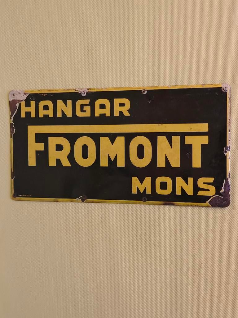 Enseigne émaillée originale Hangar Fromont Mons 1951 Industr, Enlèvement ou Envoi, Panneau publicitaire