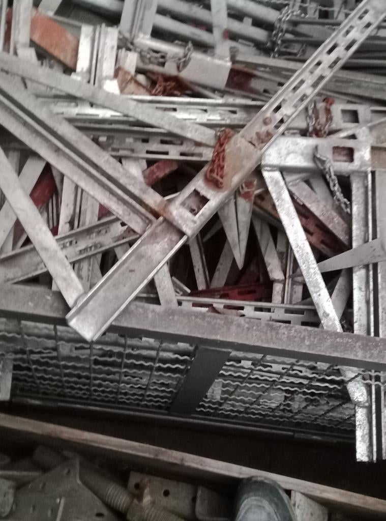 STANSOENEN /BOUWSCHOREN + BEKISTINGSKLEMMEN GALVANISEE, Ophalen