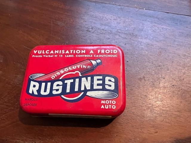 Oud blikken doosje van rustines, Ophalen