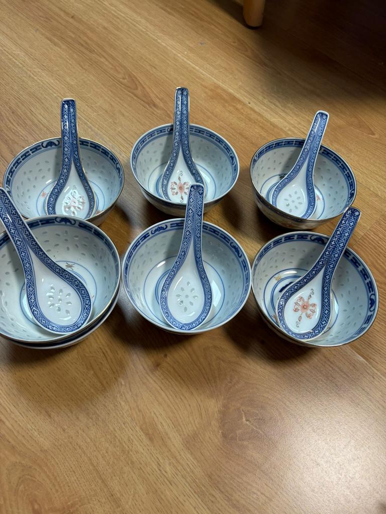 6 bols à soupe/riz vintage en porcelaine  avec cuillères, Antiquités & Art, Enlèvement ou Envoi