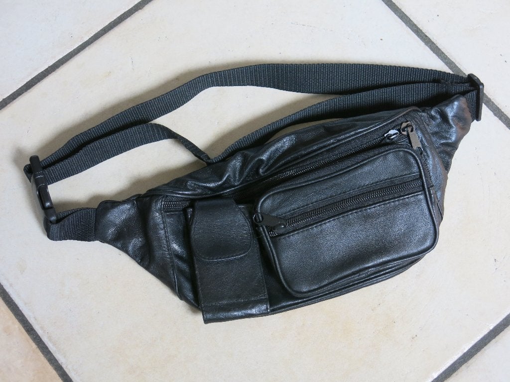 Een zwart heuptasje, NIEUW, Enlèvement, Neuf, Noir