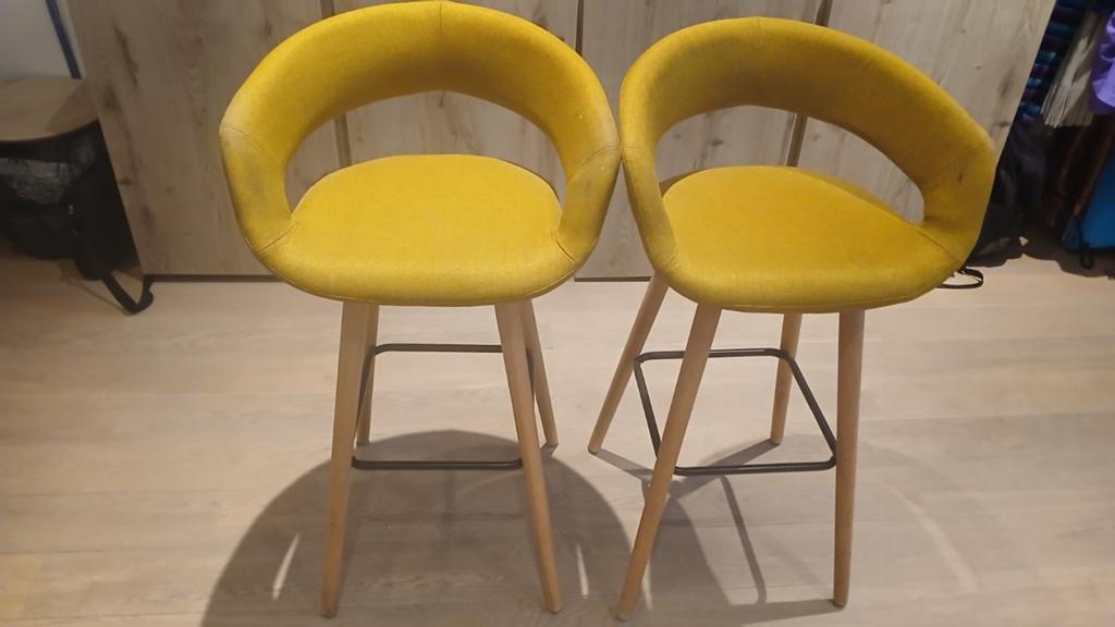 Hippe barstoelen!, Ophalen