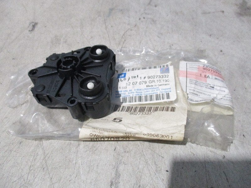 MOTEUR RÉTROVISEUR GAUCHE Opel Omega A (16 / 17 / 19), Autos : Pièces & Accessoires, Utilisé, Opel