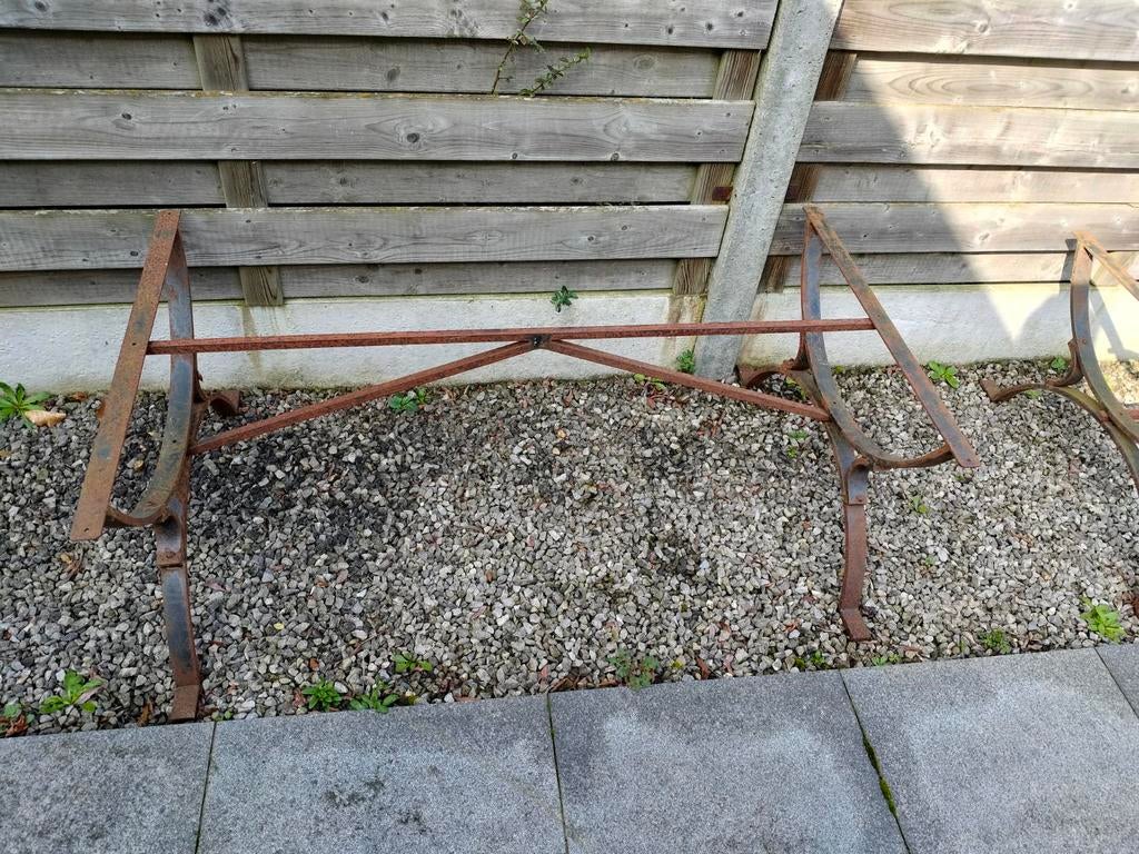 Ijzeren tafel / bank onderstel, Enlèvement