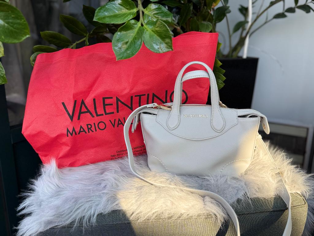 Sac Mario Valentino Gris clair, Handtassen en Accessoires, Tassen | Damestassen, Nieuw, Handtas, Grijs, Ophalen of Verzenden