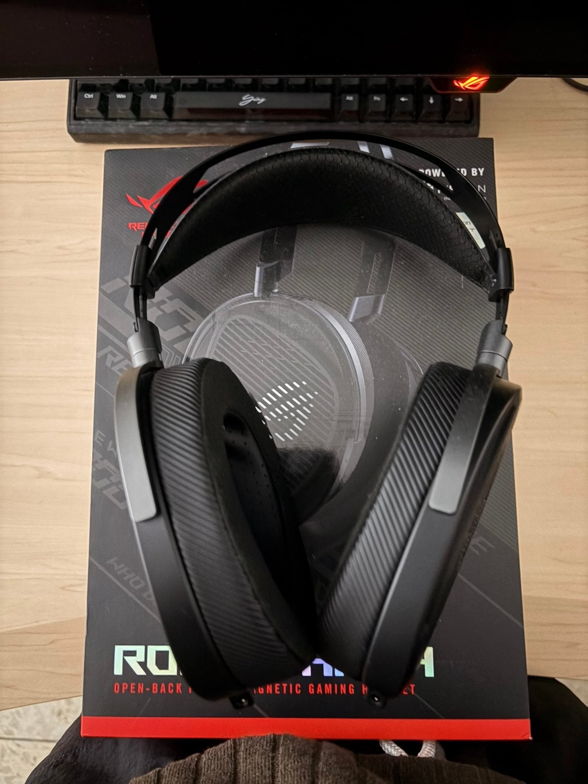 Rog kithara gaming headset open back, Computers en Software, Headsets, Ophalen of Verzenden, Over-ear, Bedraad, Gaming headset