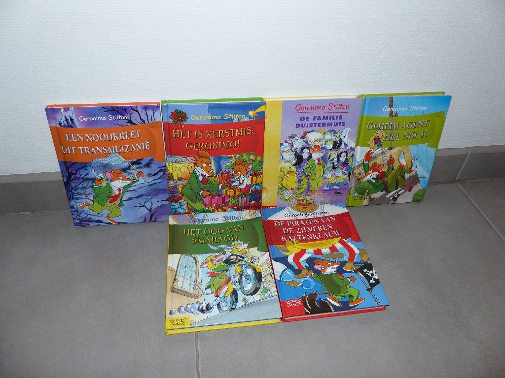 6 leesboekjes Geronimo Stilton à € 4/stuk, Ophalen of Verzenden, Zo goed als nieuw