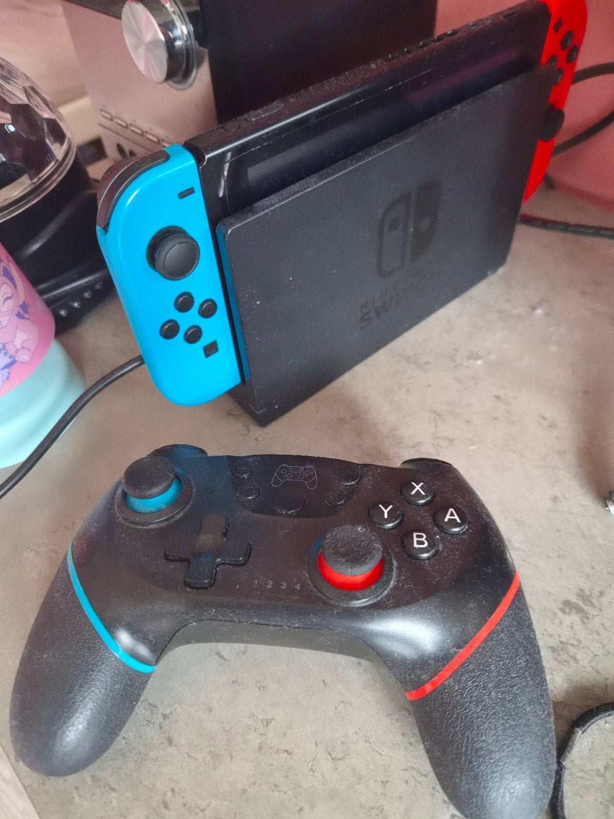 Nintendo switch 1 met extra controller en Mariokart Deluxe 8, Ophalen, Zo goed als nieuw, Switch Original