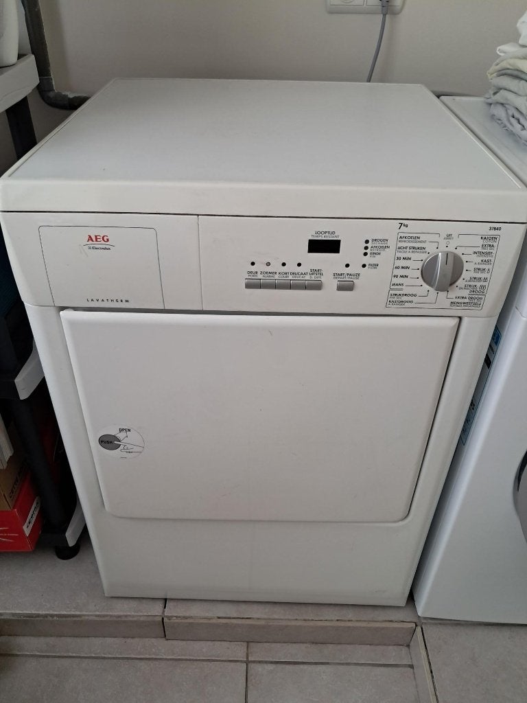 Le sèche-linge AEG fonctionne toujours très bien., Electroménager, Enlèvement, Chargeur frontal, Évacuation d'air