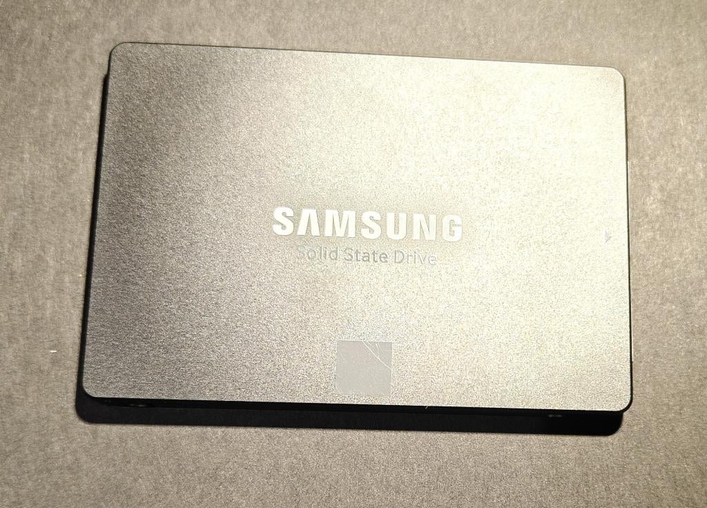 Samsung EVO 870 SSD 500Gb SATA, Ophalen, Intern, Zo goed als nieuw, Samsung