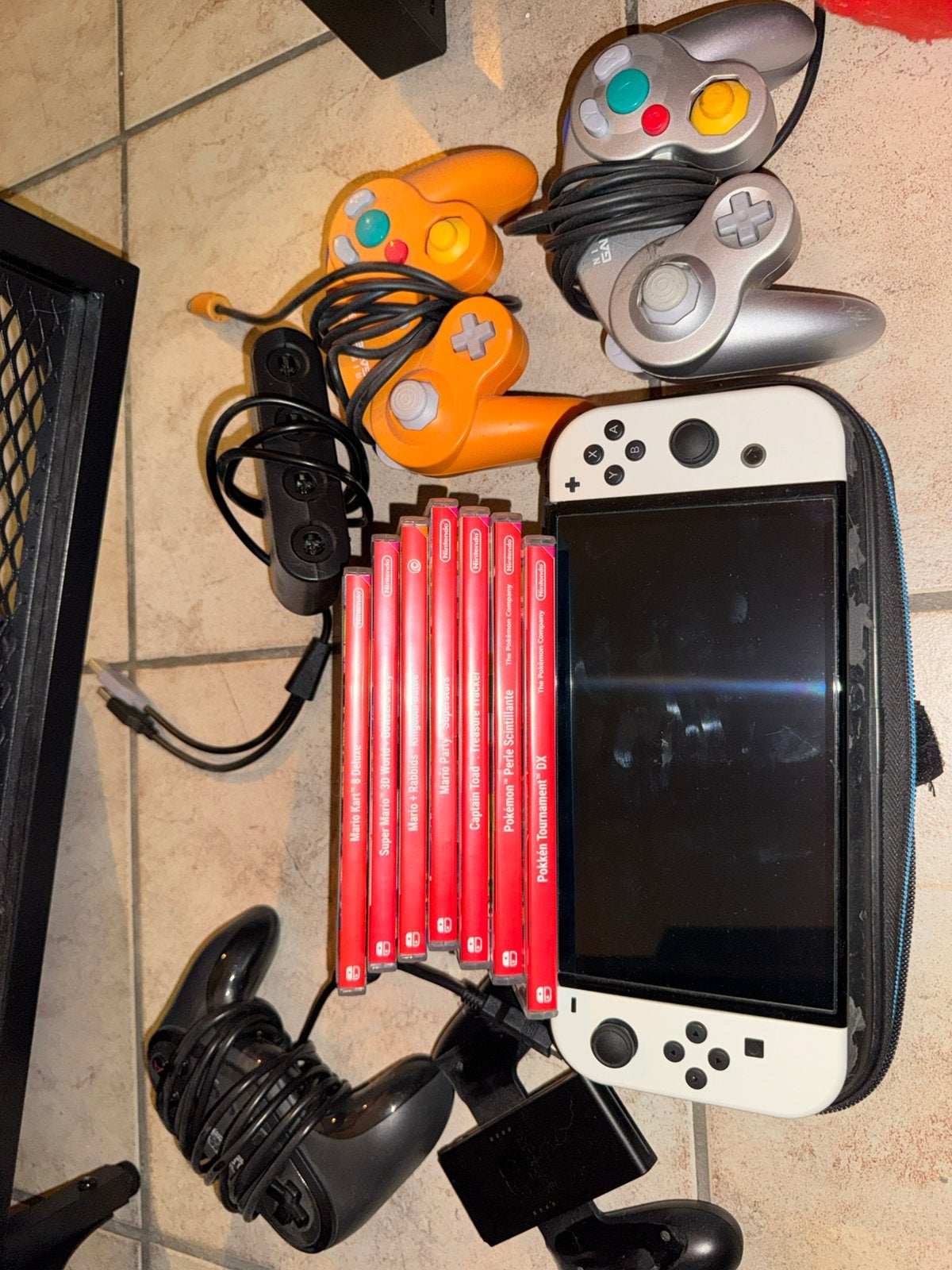 Lot switch Oled + 7 jeux + 2 manettes gamecube et adaptateur, Games en Spelcomputers, Ophalen, Zo goed als nieuw