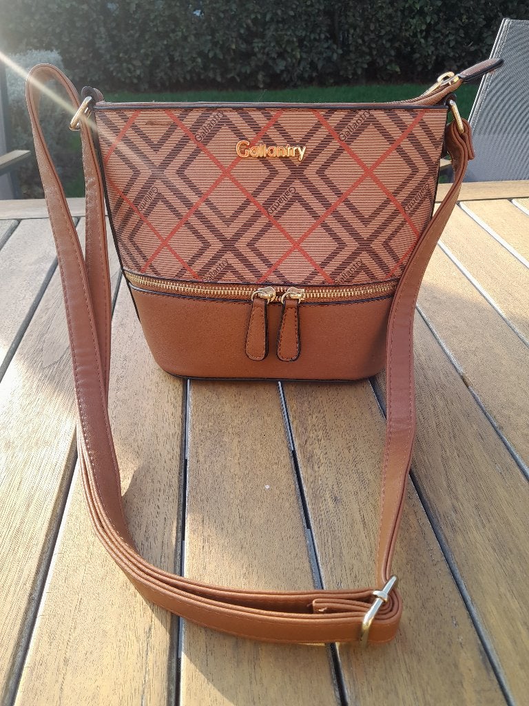 Magnifique sac à main de la marque Gallantry, Bijoux, Sacs & Beauté, Enlèvement ou Envoi, Neuf, Brun, Sac à main