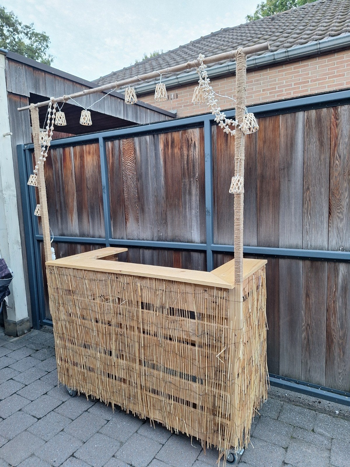 Bar van paletten, Ophalen