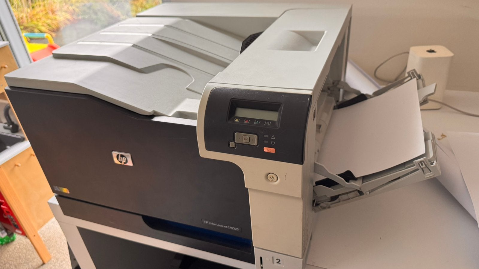 Hp laserjet cp5225 defect maar met halfvolle inkt, Informatique & Logiciels, Imprimantes, Enlèvement, Ne fonctionne pas, Imprimante