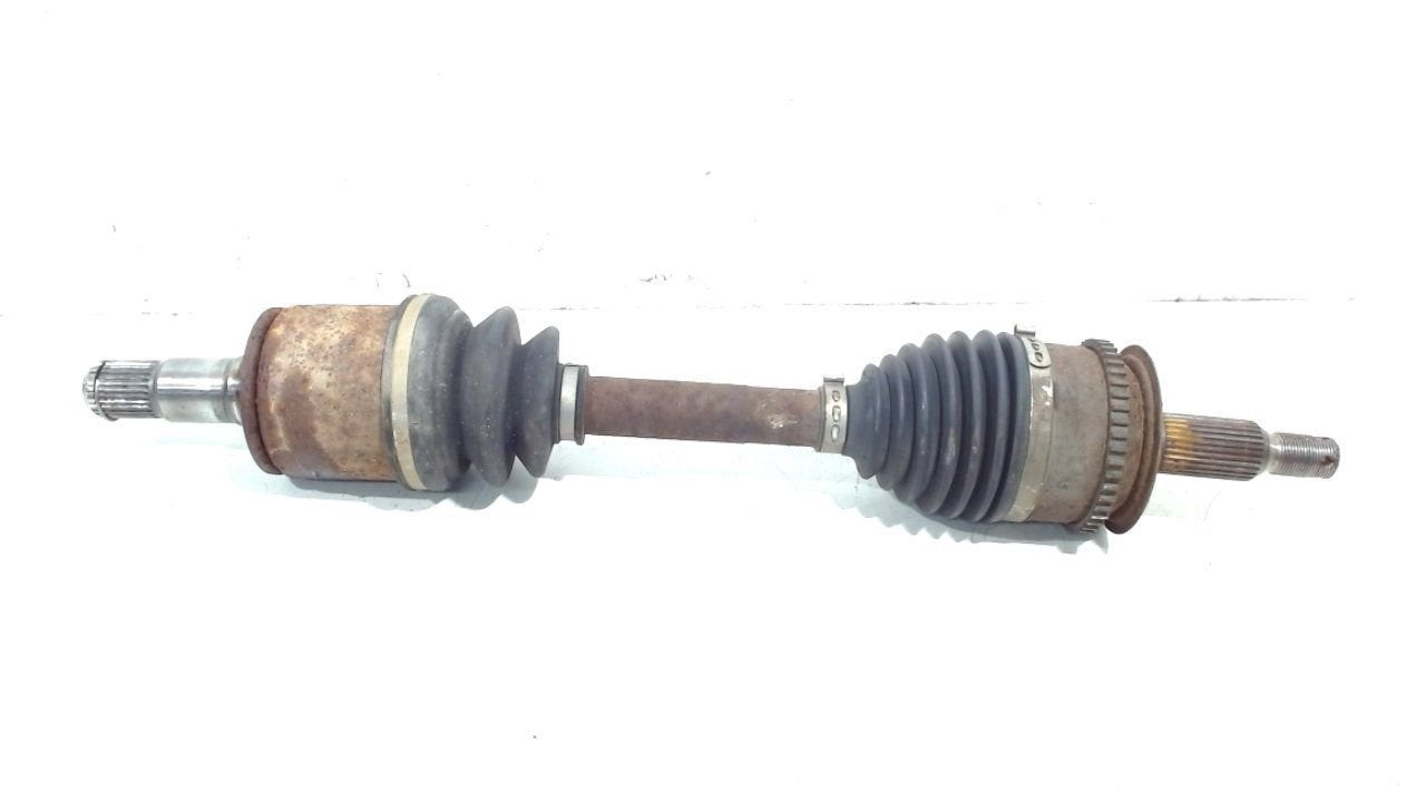 Aandrijfas links voor Mitsubishi L-200, Auto-onderdelen, Onderdelen@venauto.nl, Van der Ven Autorecycling B.V., Gebruikt, Ettenseweg 76, 4706 PB Roosendaal, The Netherlands
